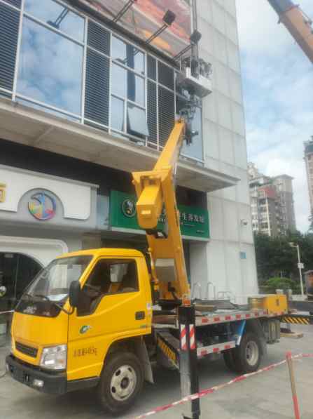 臂車高空作業